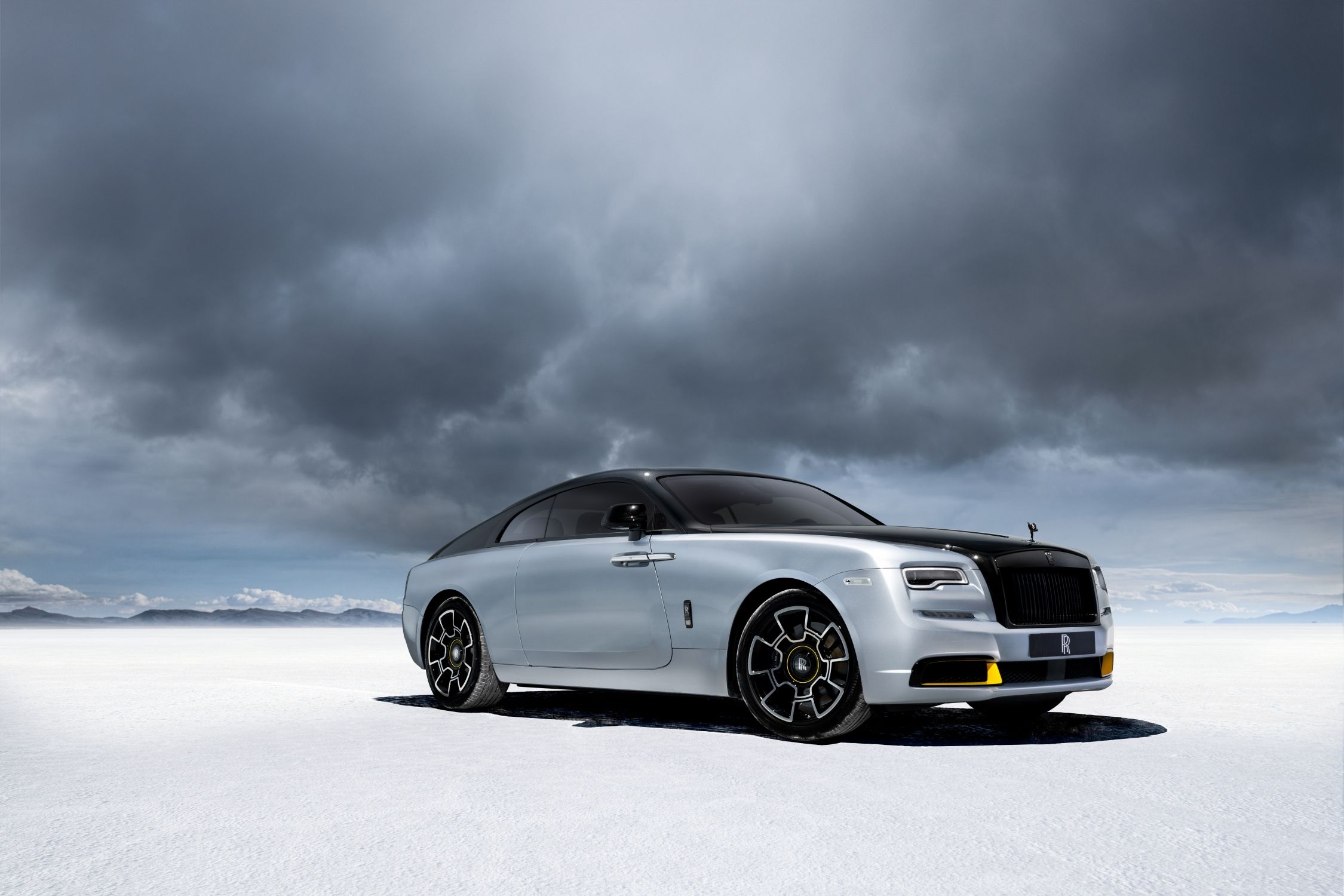 惊人的速度：劳斯莱斯的新 Landspeed Wraith 和 Dawn