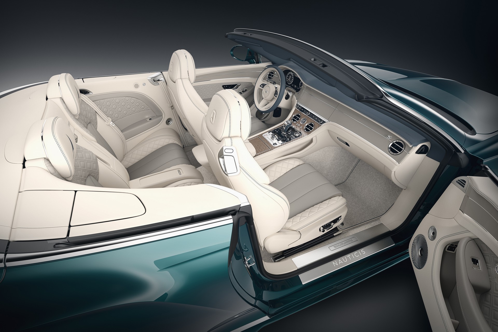 宾利为美国客户推出三款全新 Mulliner 系列
