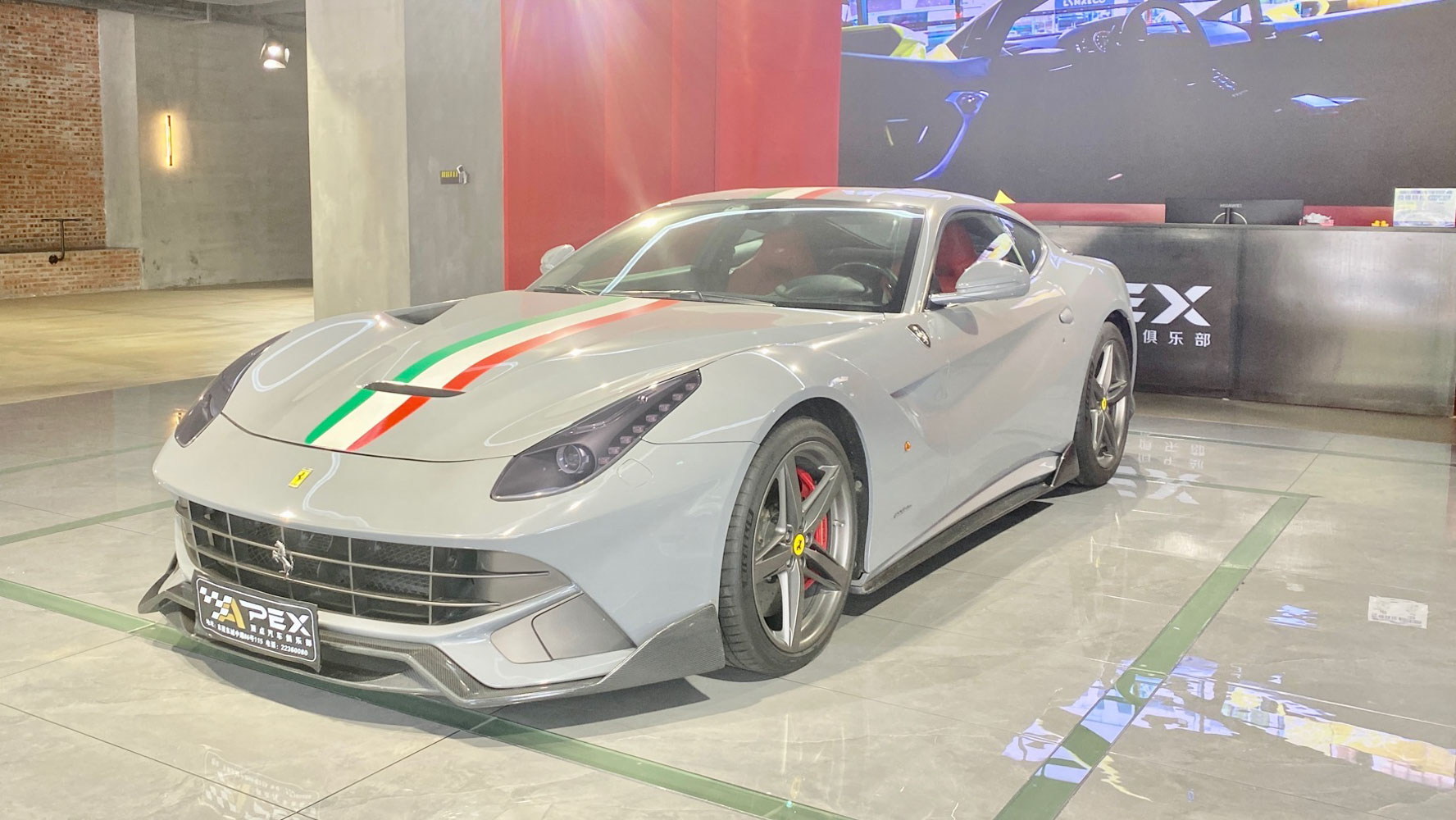 法拉利 F12 Berlinetta：这就是为什么它是最完整的现代法拉利