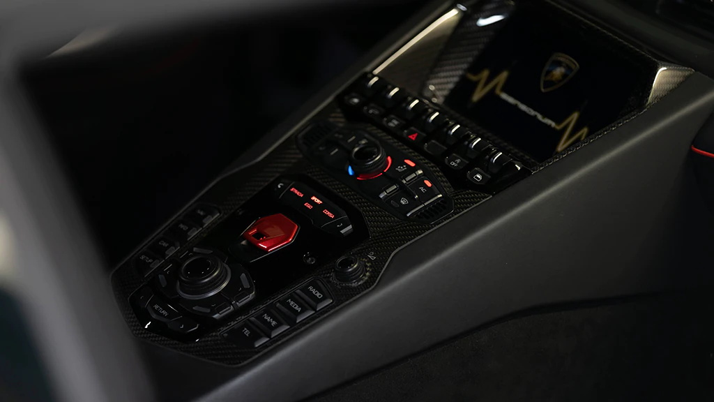 这些是我们在兰博基尼 Aventador SVJ 上最喜欢的功能