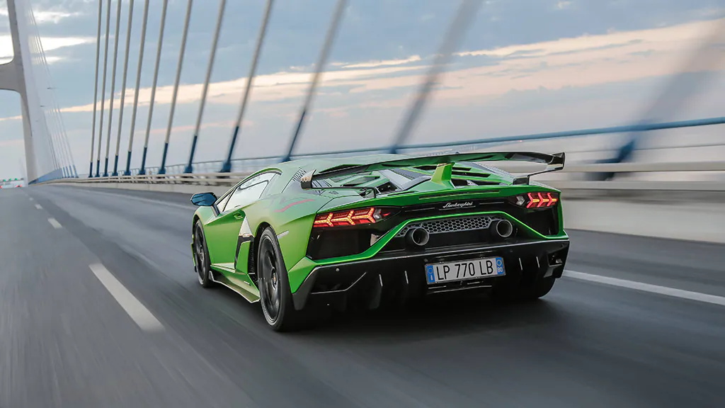 这些是我们在兰博基尼 Aventador SVJ 上最喜欢的功能