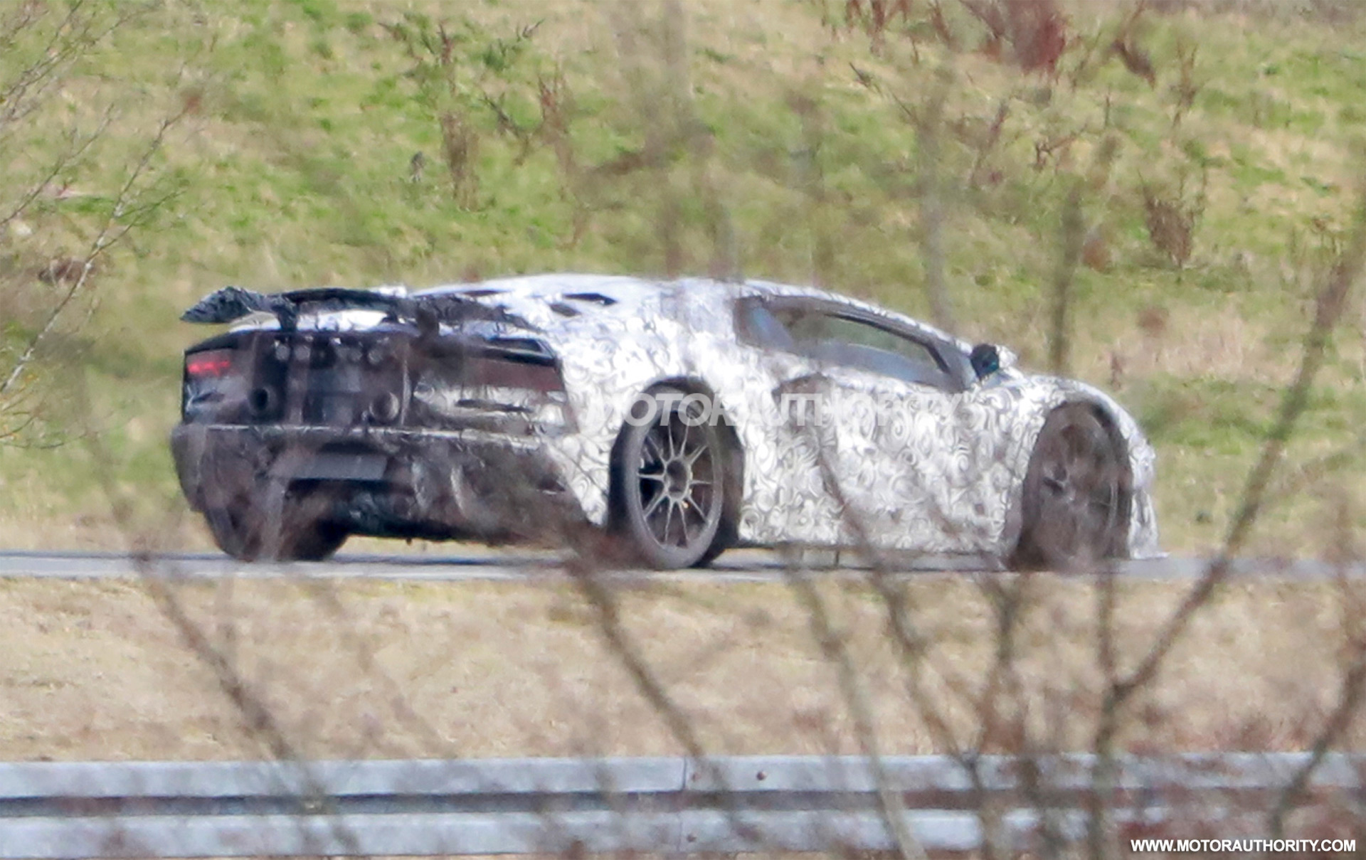 V-12混合动力兰博基尼Aventador终于被发现