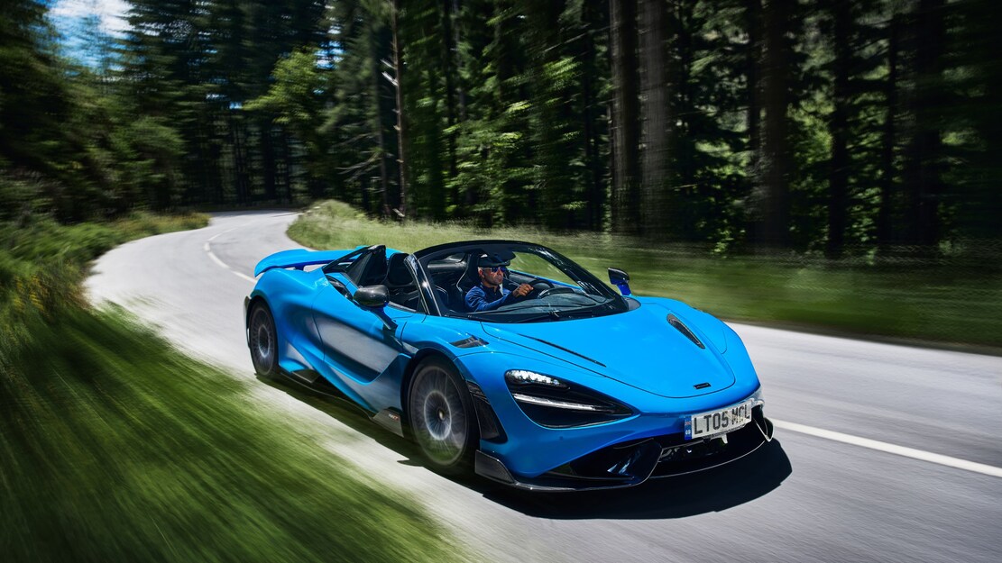 迈凯伦 765LT Spider 第一眼：因为没有车顶你也能跑得快