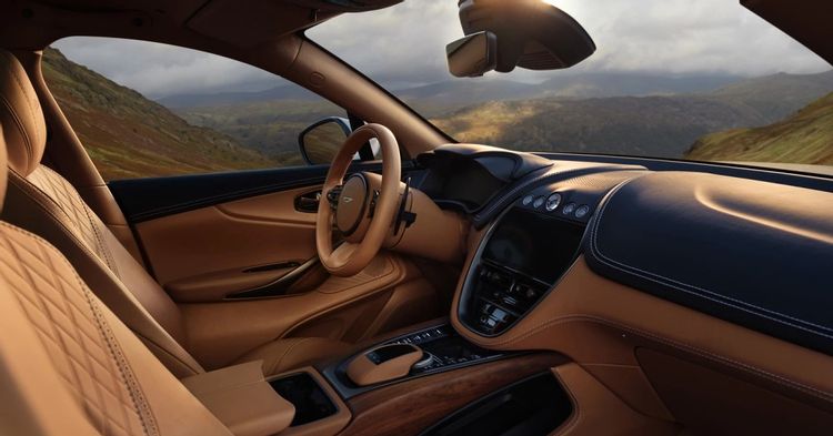 中国获得配备 Merc-AMG E53 发动机的全新阿斯顿马丁 DBX