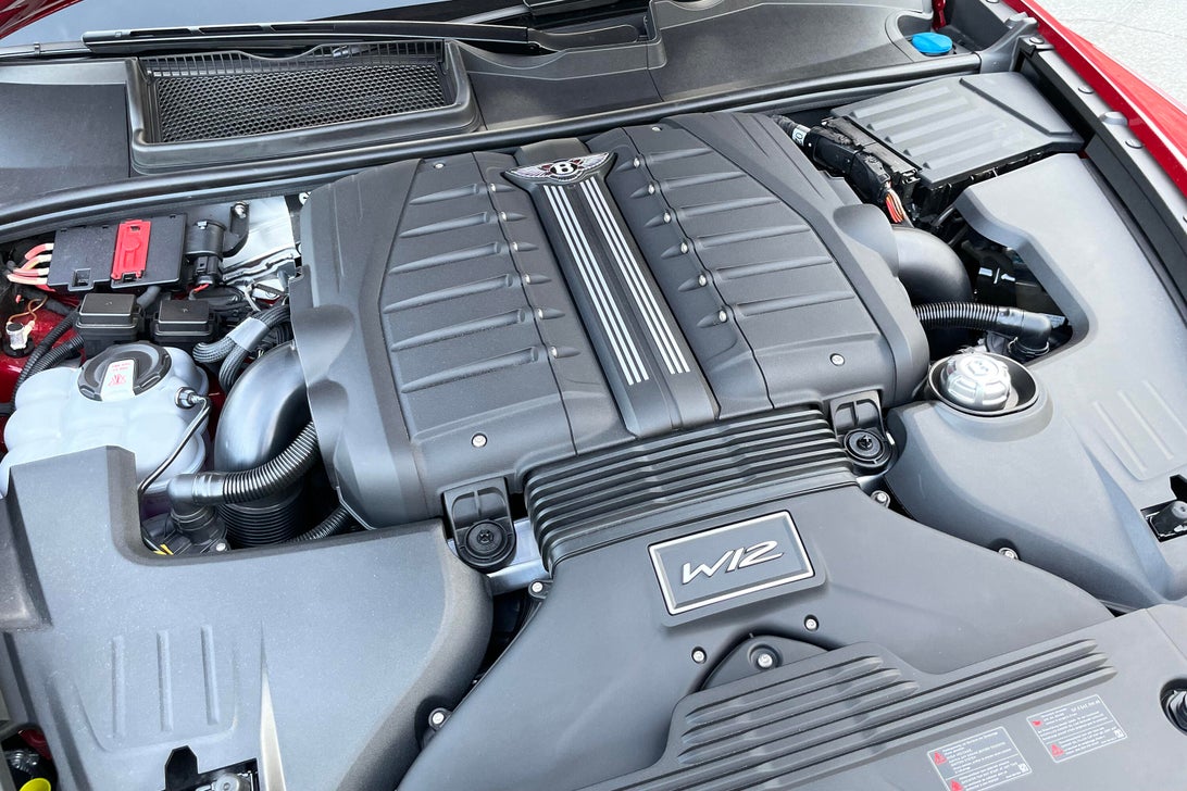 2021宾利添越 Speed 评测:绝对动力