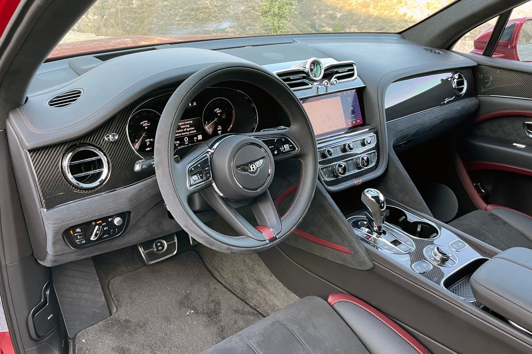 2021宾利添越 Speed 评测:绝对动力