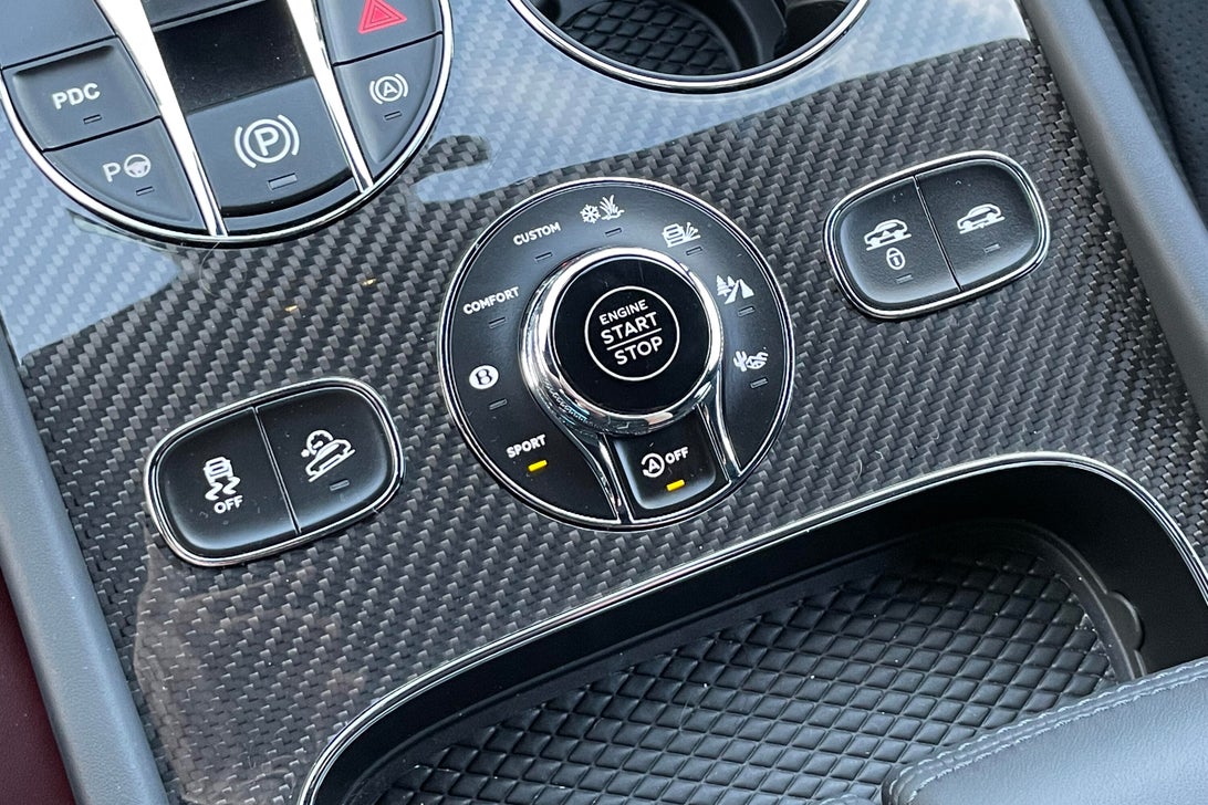 2021宾利添越 Speed 评测:绝对动力