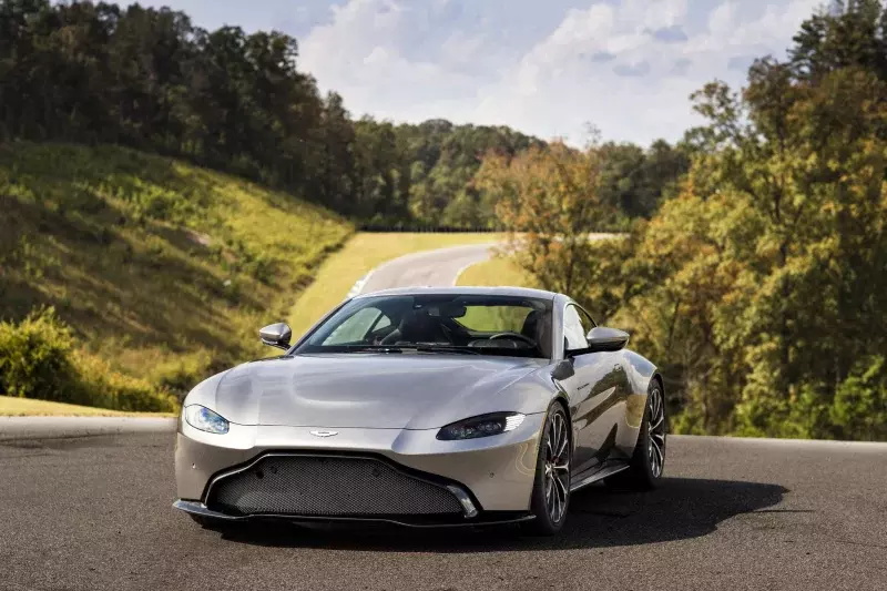 2022款阿斯顿马丁 V-12 Vantage 将标志着一个时代的结束