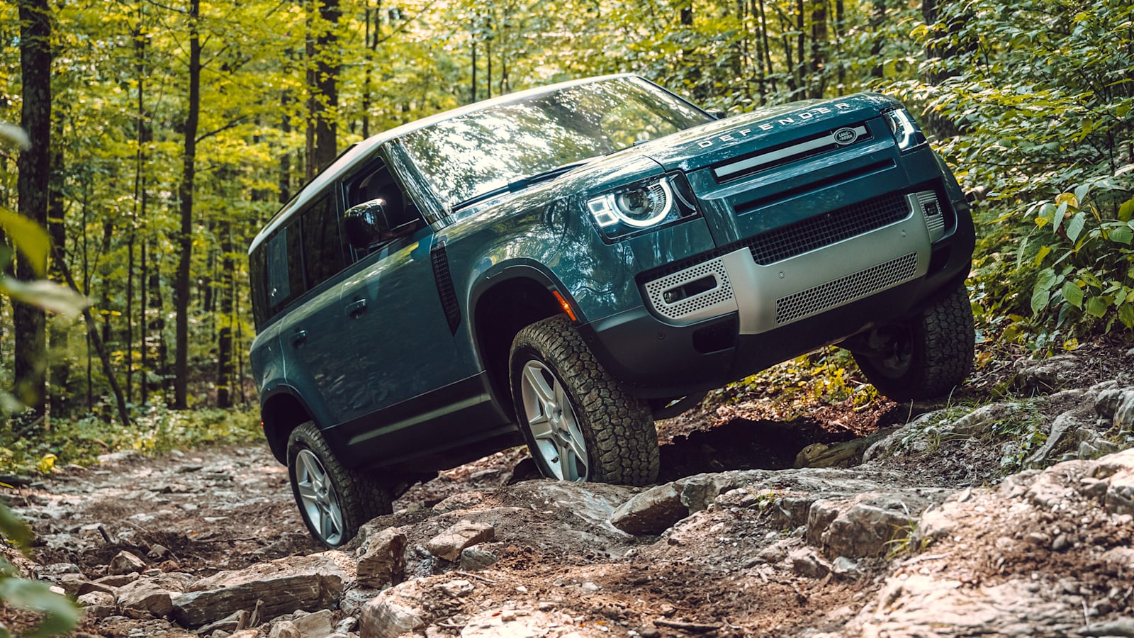 2022 路虎卫士评测 | 保留最好的东西并添加 V8