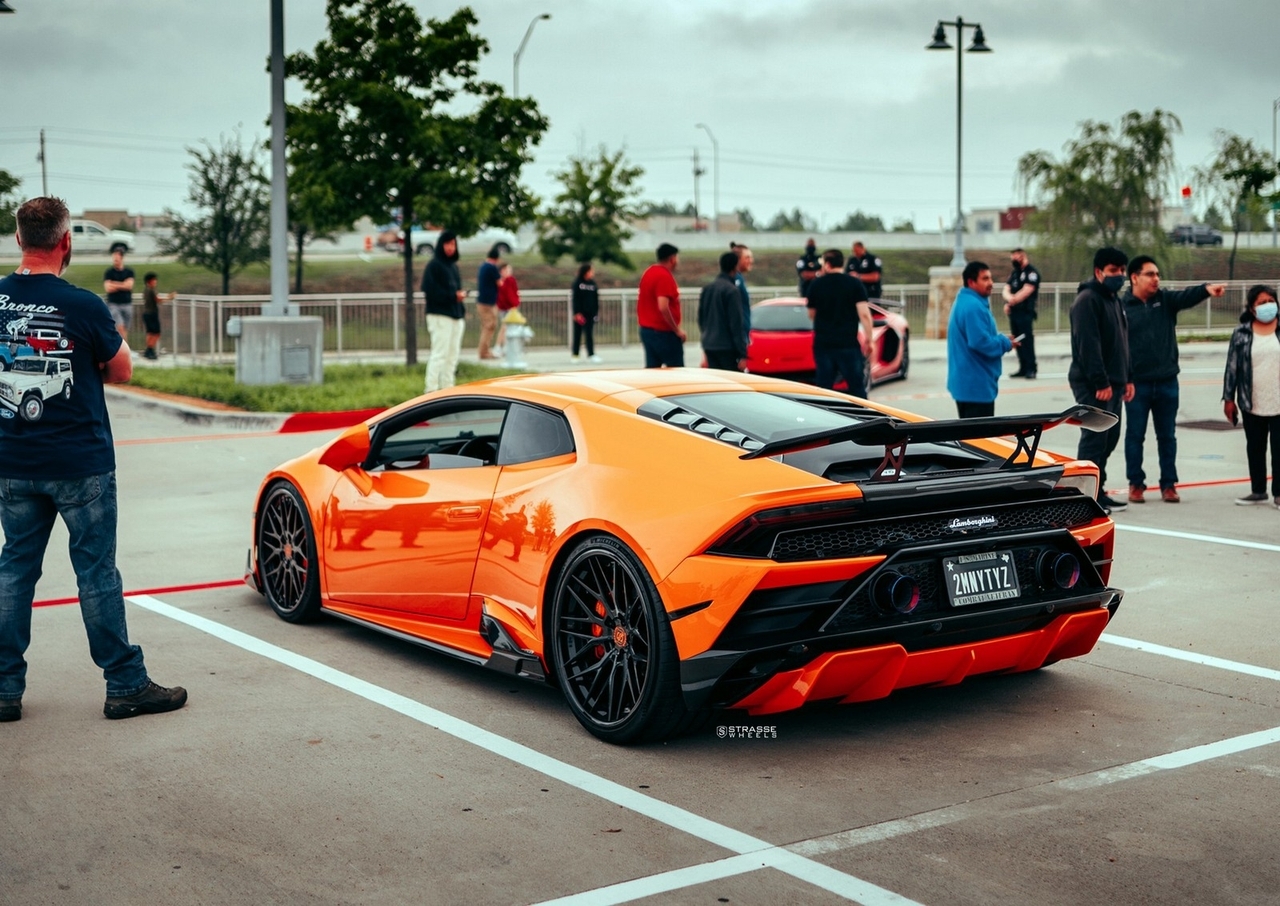 兰博基尼 Huracan Evo 变身为 STO 风格的赛道车
