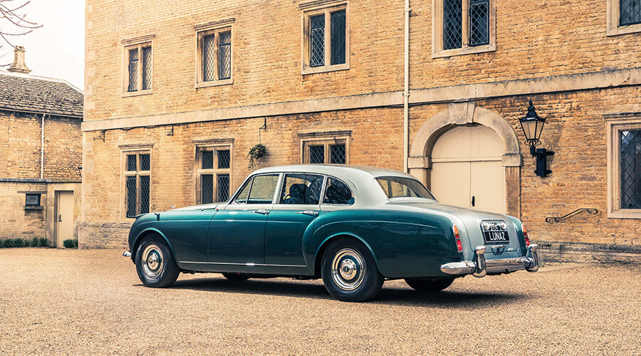 宾利Continental Flying Spur EV：古装绅士面向未来