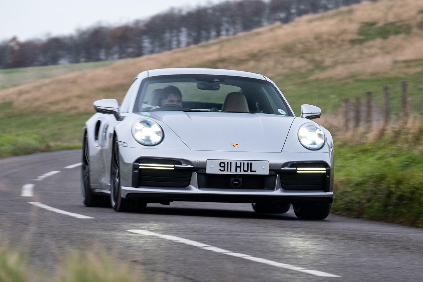 宾利 GT Speed vs 保时捷 911 Turbo S (992)