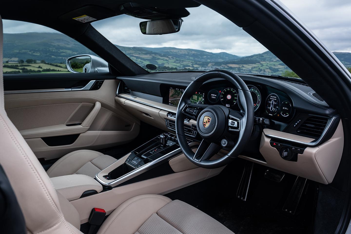 宾利 GT Speed vs 保时捷 911 Turbo S (992)