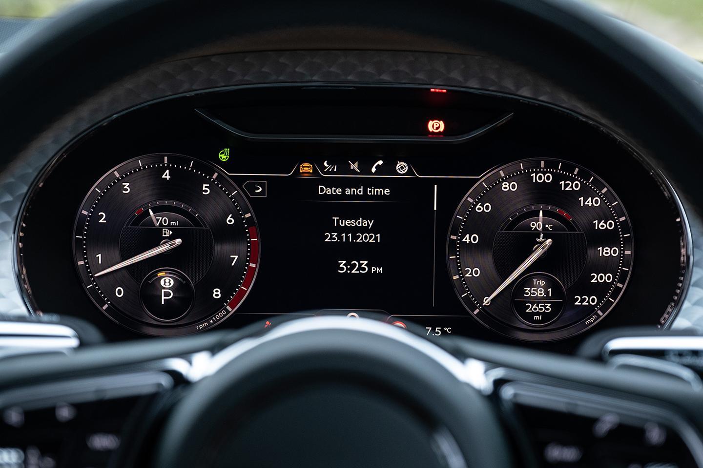 宾利 GT Speed vs 保时捷 911 Turbo S (992)