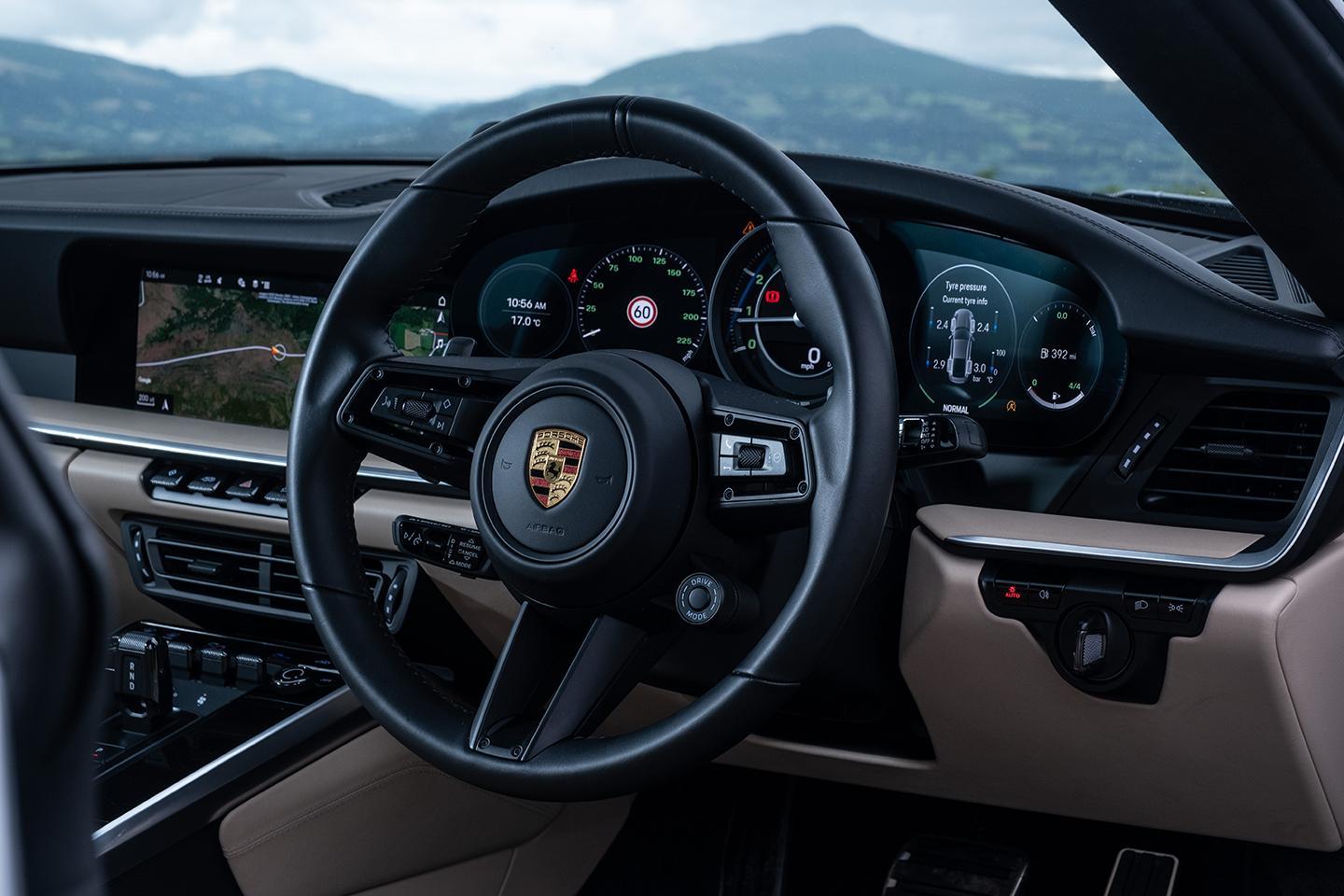 宾利 GT Speed vs 保时捷 911 Turbo S (992)