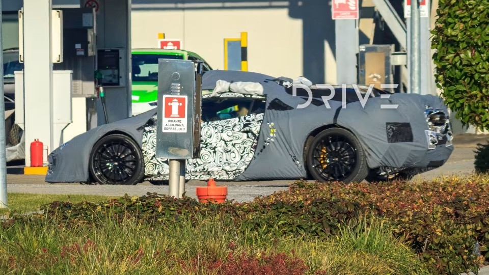 2023年兰博基尼Aventador的继任者谍照曝光