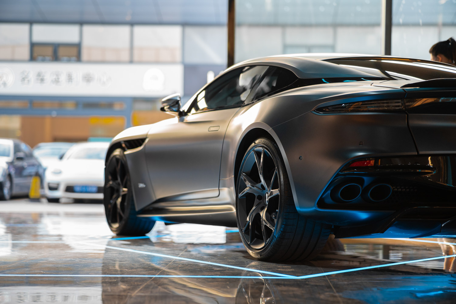 阿斯顿马丁 DBS Superleggera 评测：这是一款重型性能轿跑车