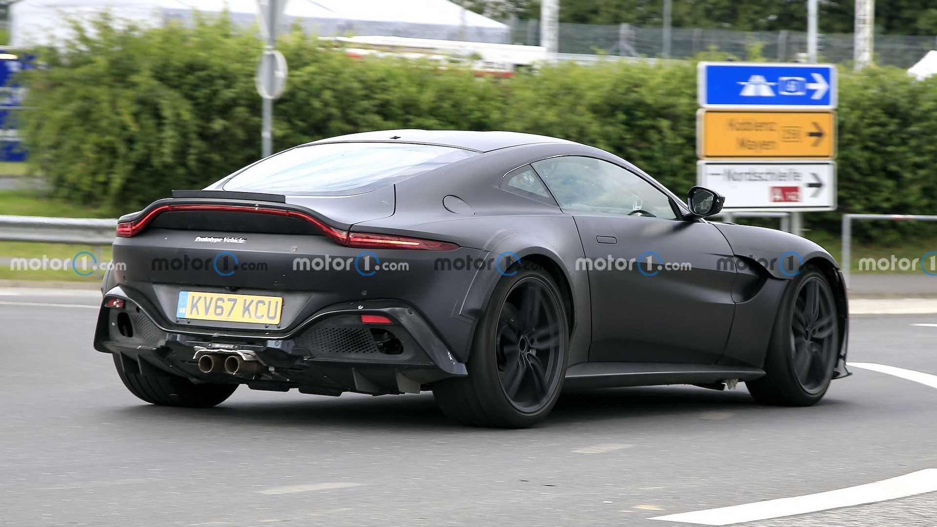 新阿斯顿马丁 V12 Vantage RS 谍照曝光