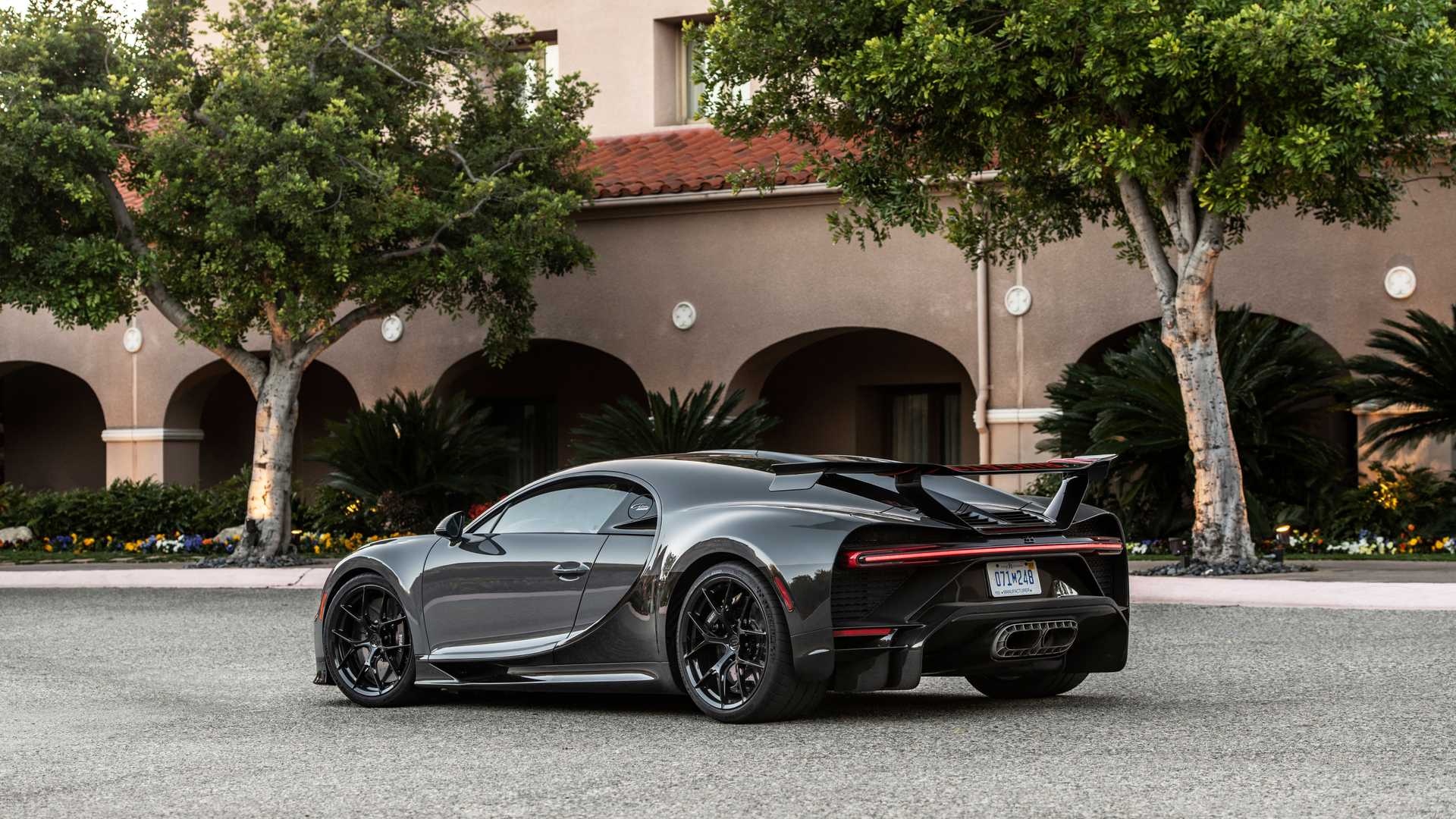布加迪 Chiron Pur Sport 召回，因为后轮胎可能开裂