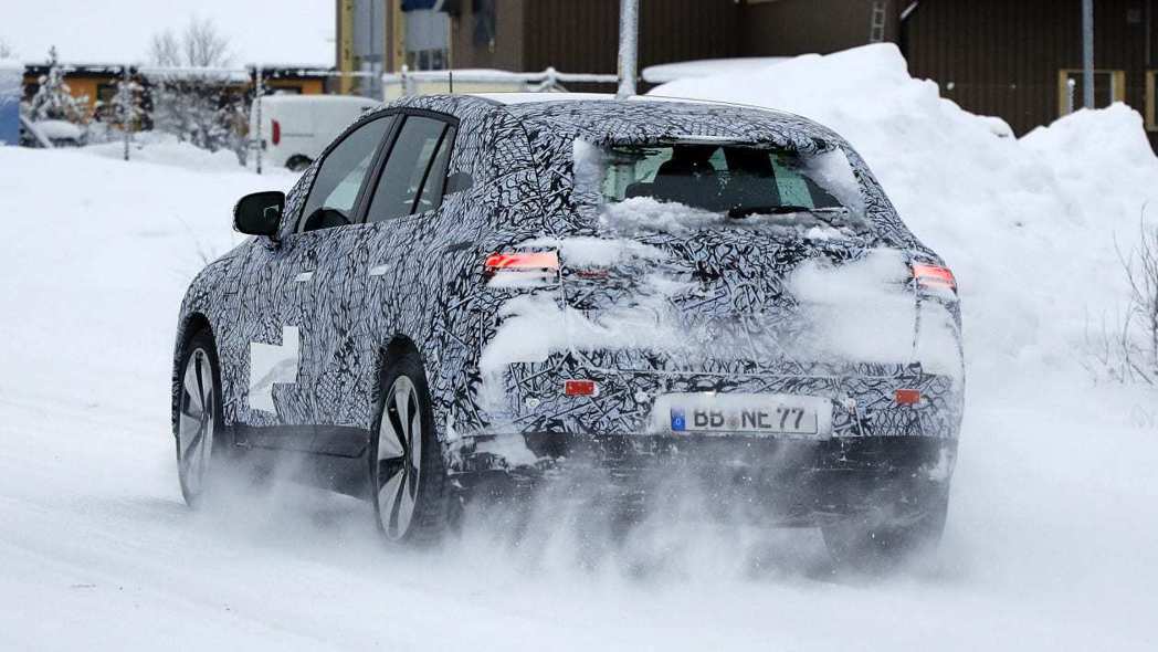 2023 Mercedes EQE运动休旅雪地测试 剑指BMW iX