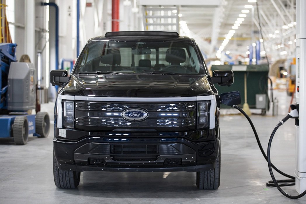 福特 F-150 Lightning卖超好，原厂急增双倍产能！