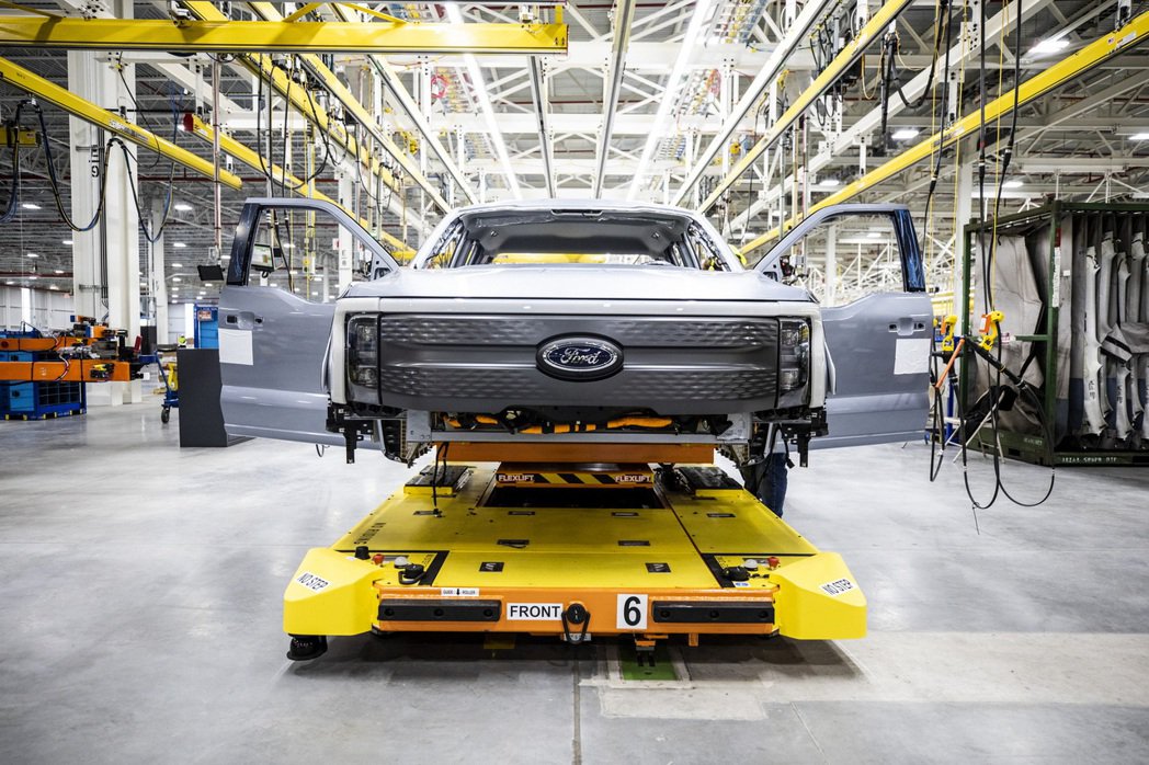 福特 F-150 Lightning卖超好，原厂急增双倍产能！