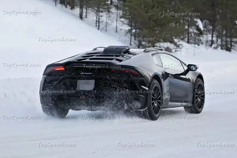 2023兰博基尼 Huracan Sterrato 路试谍照