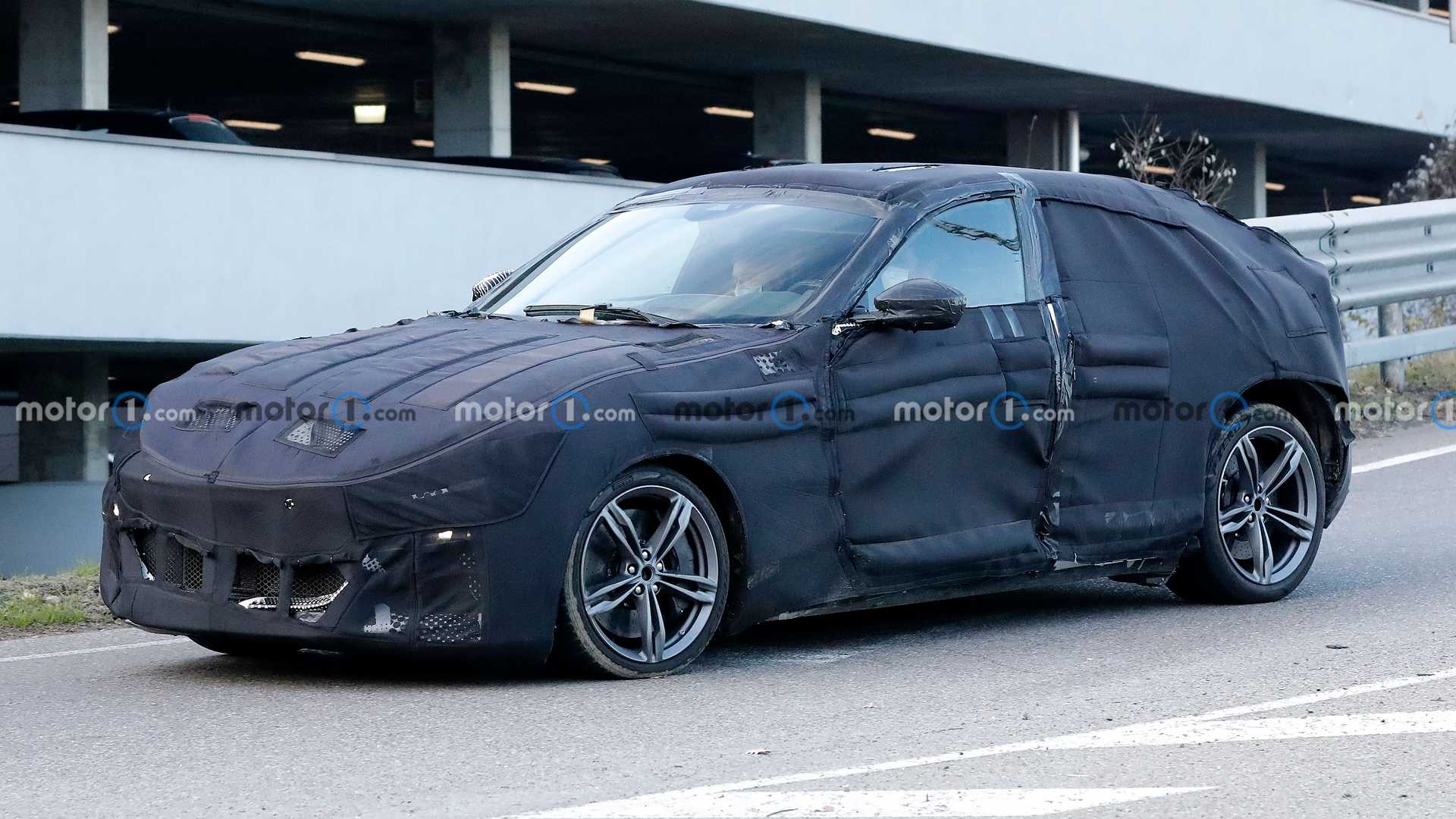法拉利 Purosangue SUV 将于 2022 年投产