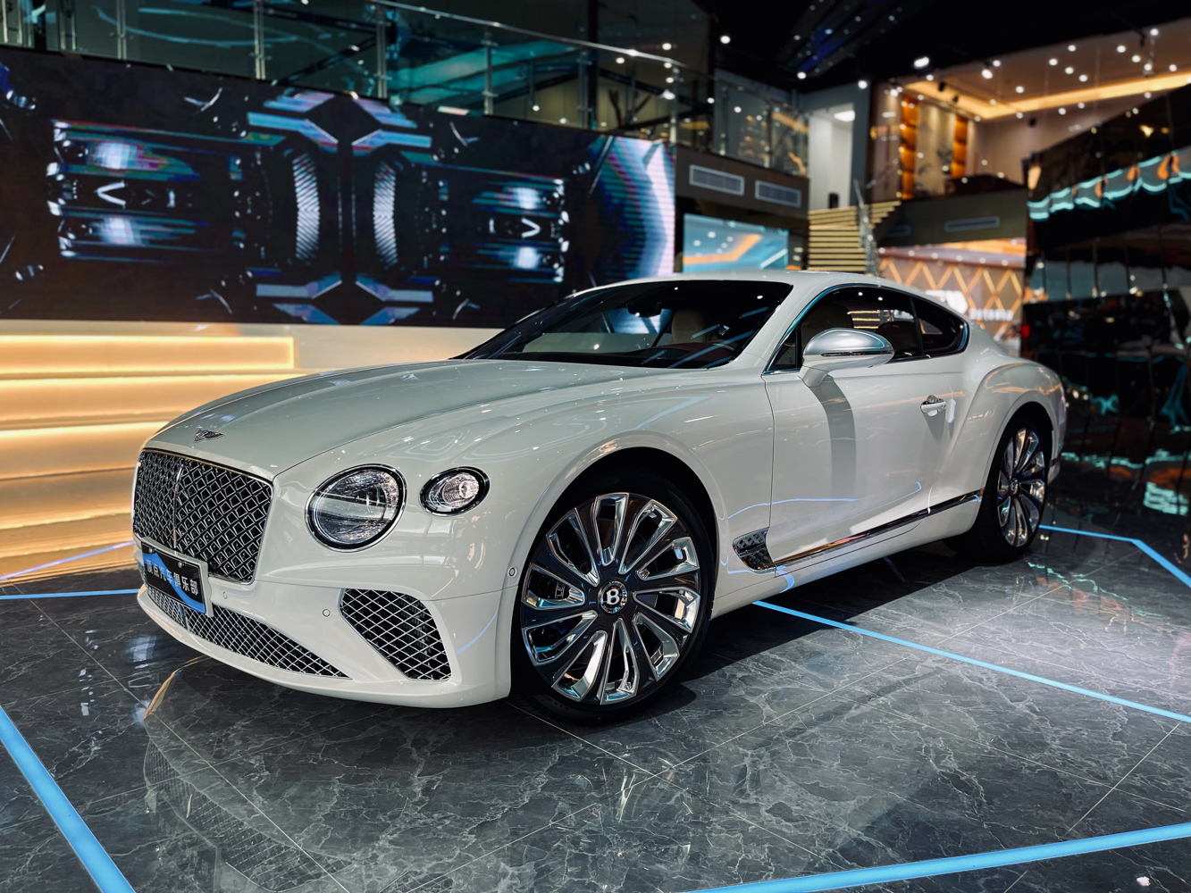 宾利欧陆 GT 荣获 AUTO MOTOR UND SPORT 读者评选的 2022 年“最佳汽车