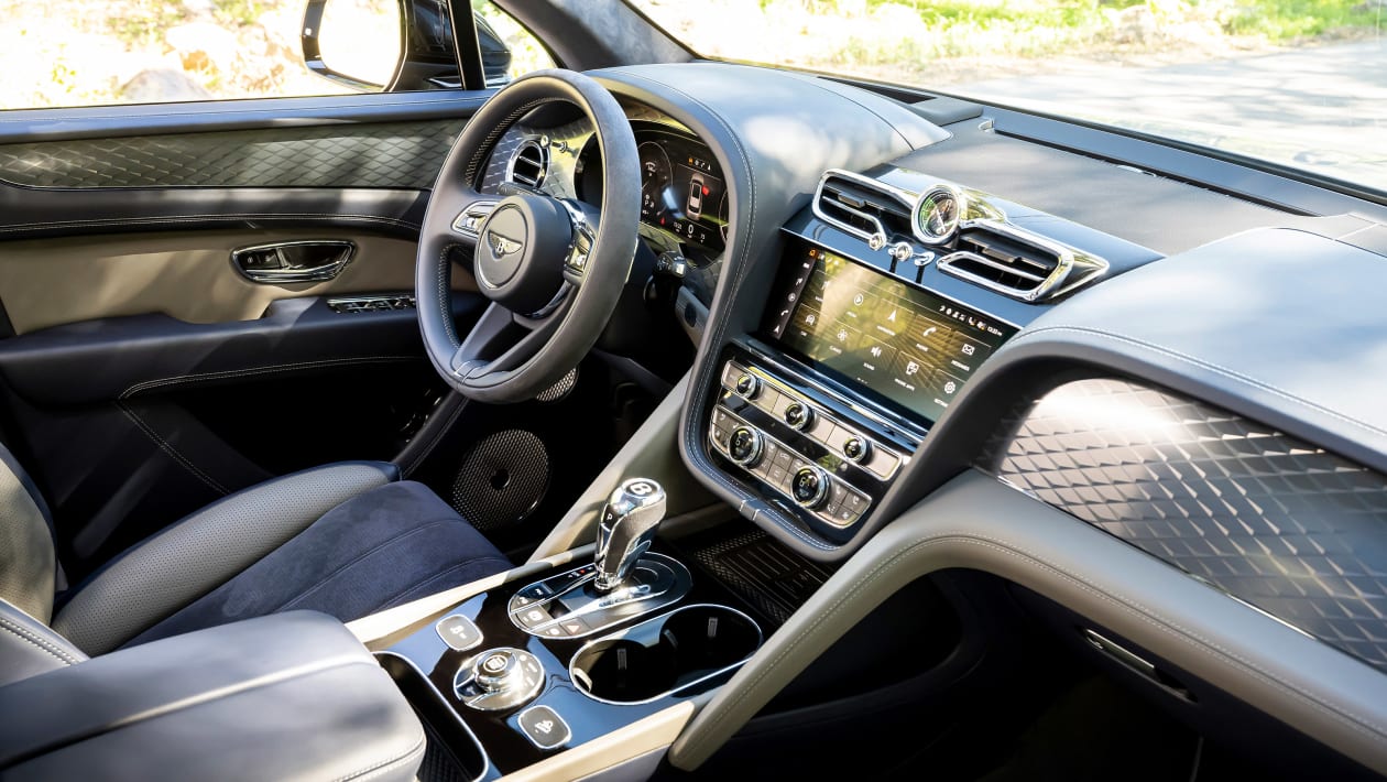 新宾利添越 V8 S 2022 评测