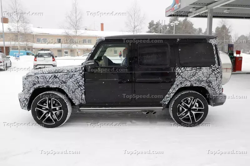 2023 梅赛德斯-AMG G63或将改款  谍照曝光