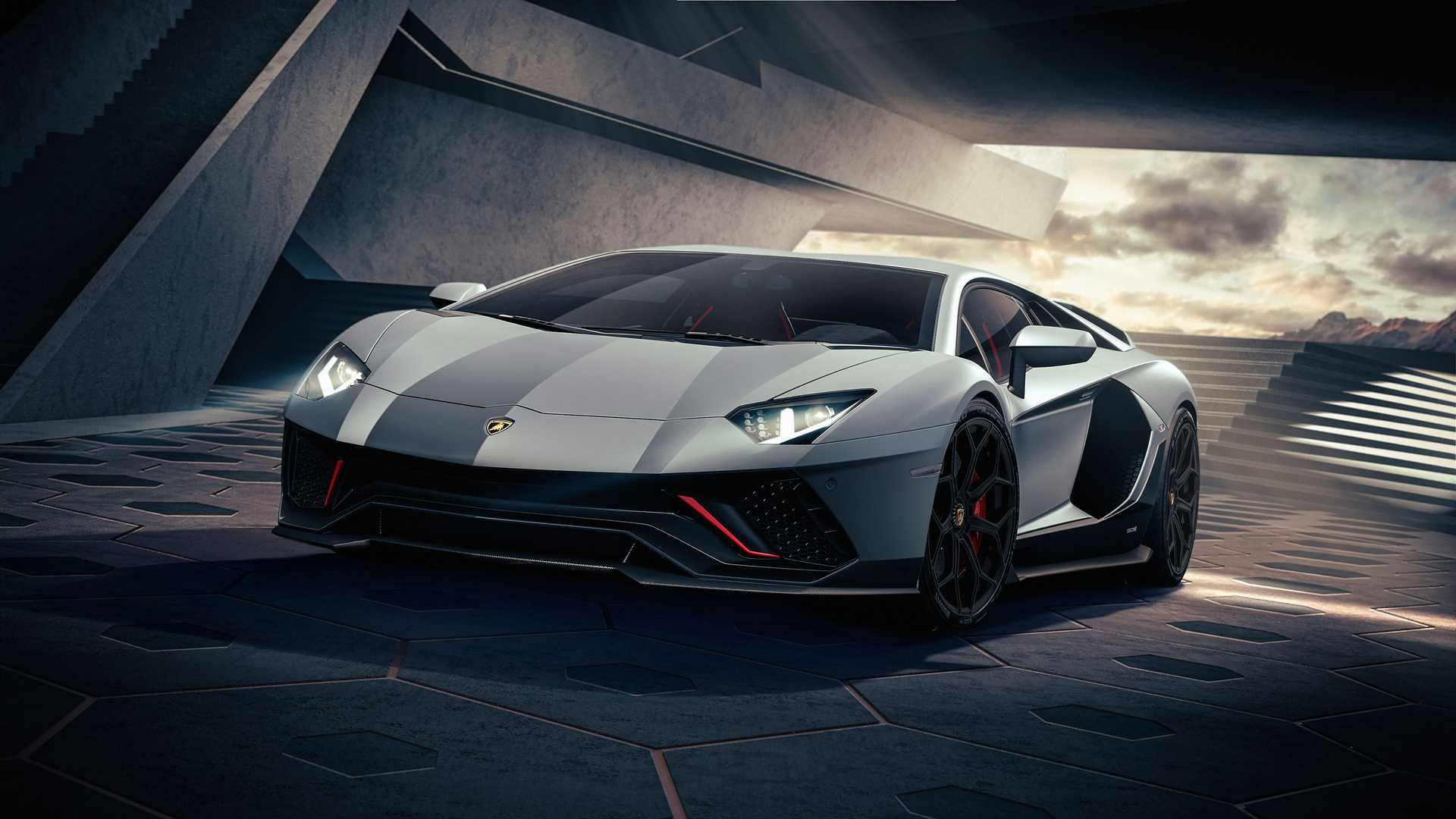 货船起火后，兰博基尼 Aventador 的生产可能会重新开始