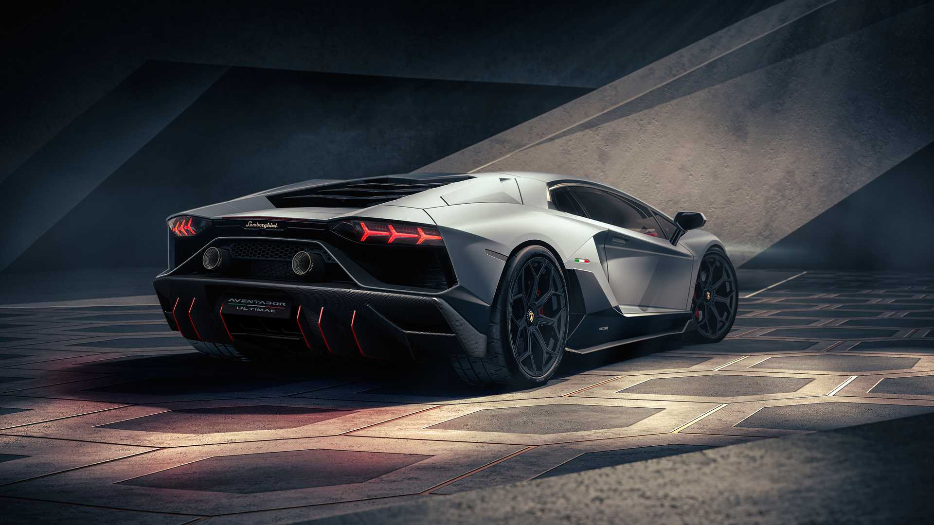 货船起火后，兰博基尼 Aventador 的生产可能会重新开始