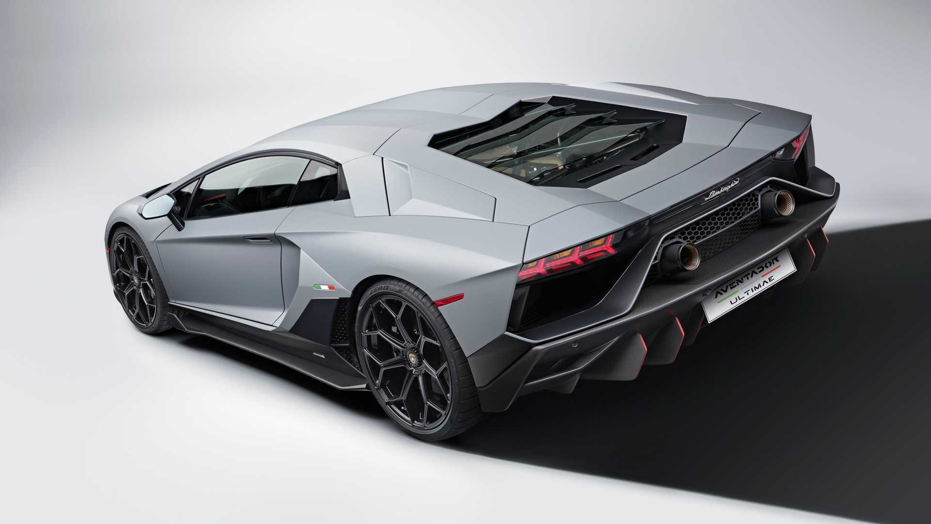货船起火后，兰博基尼 Aventador 的生产可能会重新开始