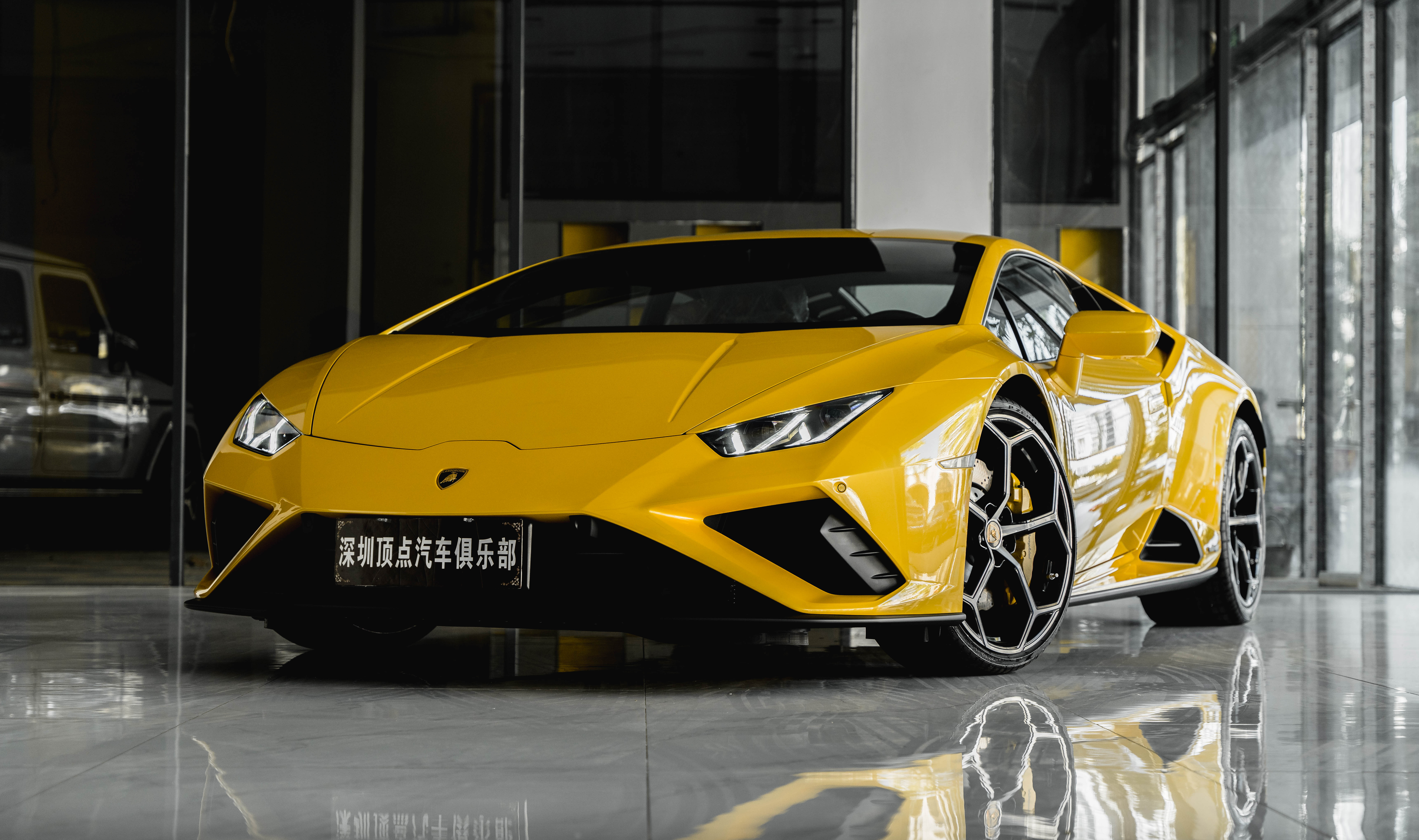兰博基尼 Urus、Huracan STO 是去年品牌最受尊敬的车型之一