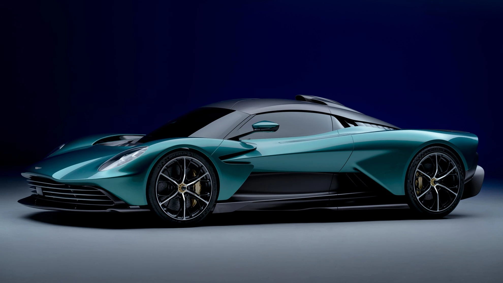 阿斯顿马丁正在与 Britishvolt 合作，到2025年开发其首款电动汽车