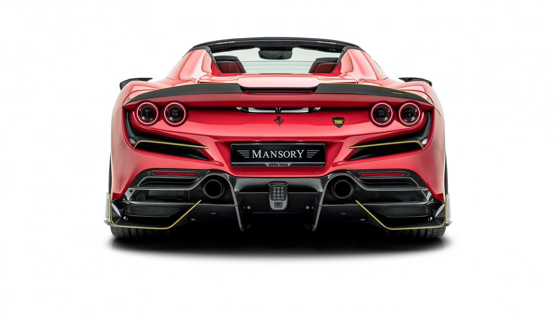 Mansory 法拉利 F8 Spider 采用碳纤维附件