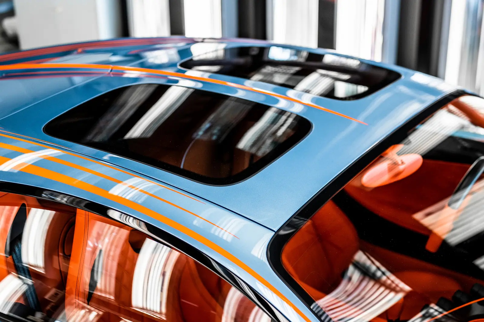 布加迪Chiron Super Sport第一辆车开始交付 采用“Vagues de Lumière”喷漆