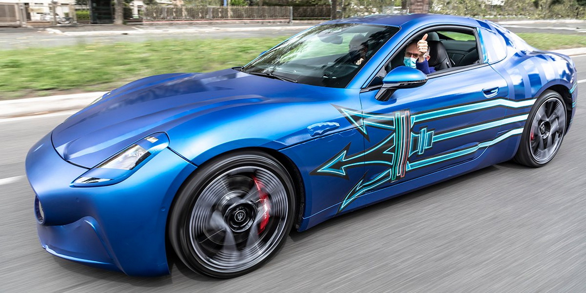 玛莎拉蒂 GranTurismo Folgore 与 Stellantis 首席执行官近距离接触
