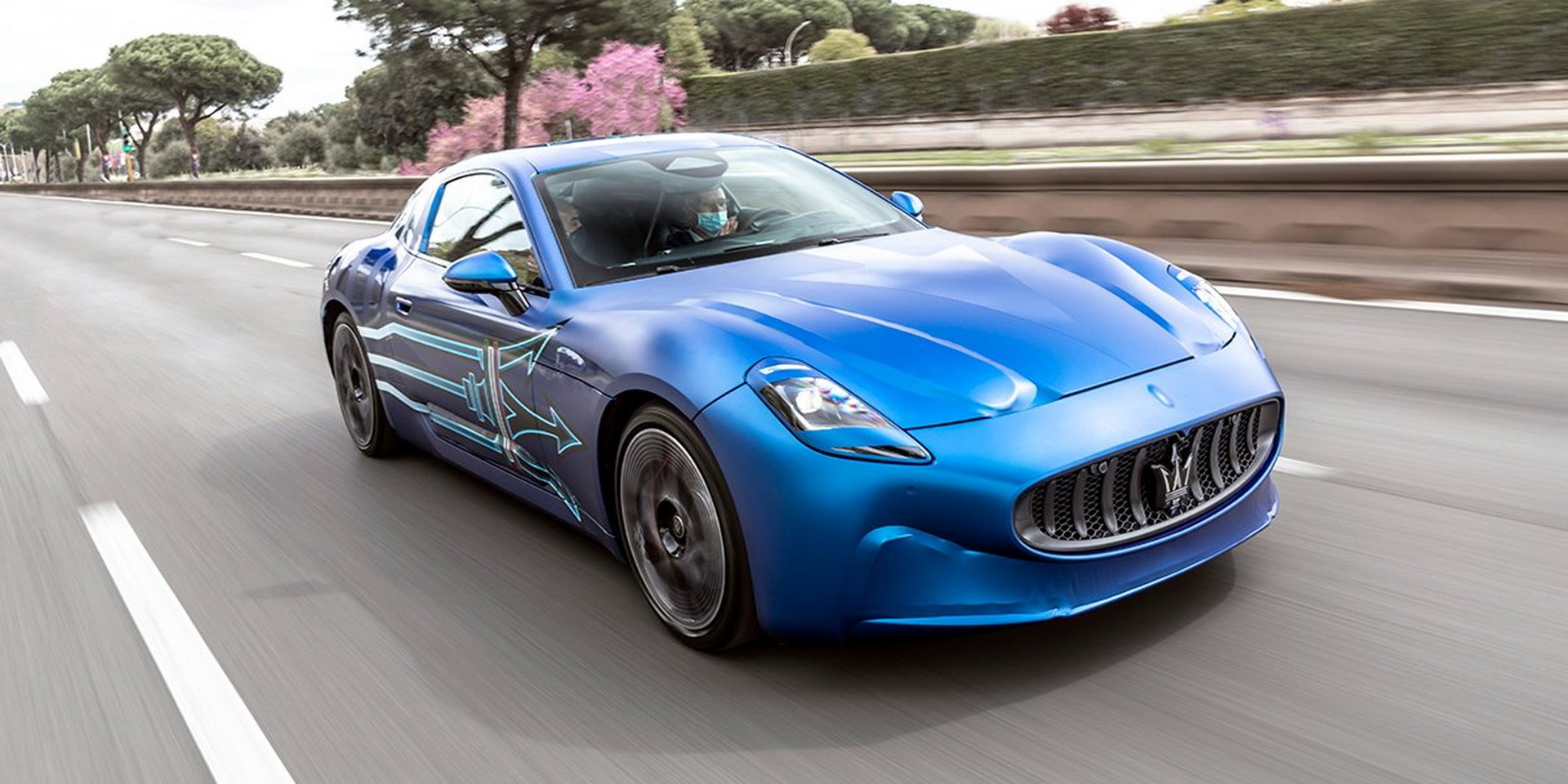 玛莎拉蒂 GranTurismo Folgore 与 Stellantis 首席执行官近距离接触