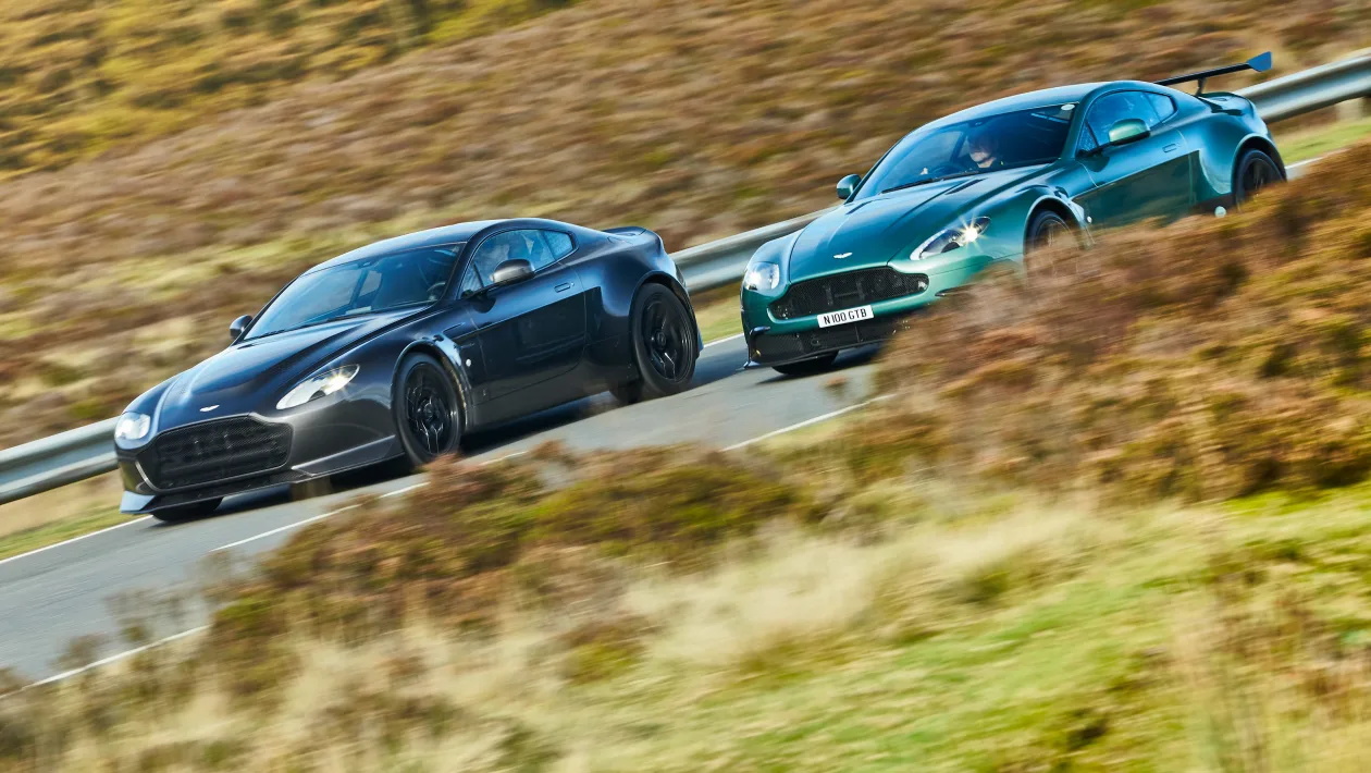 阿斯顿马丁 Vantage V600 VS 阿斯顿马丁 Vantage GT8 – 限量版阿斯顿马丁正面交锋