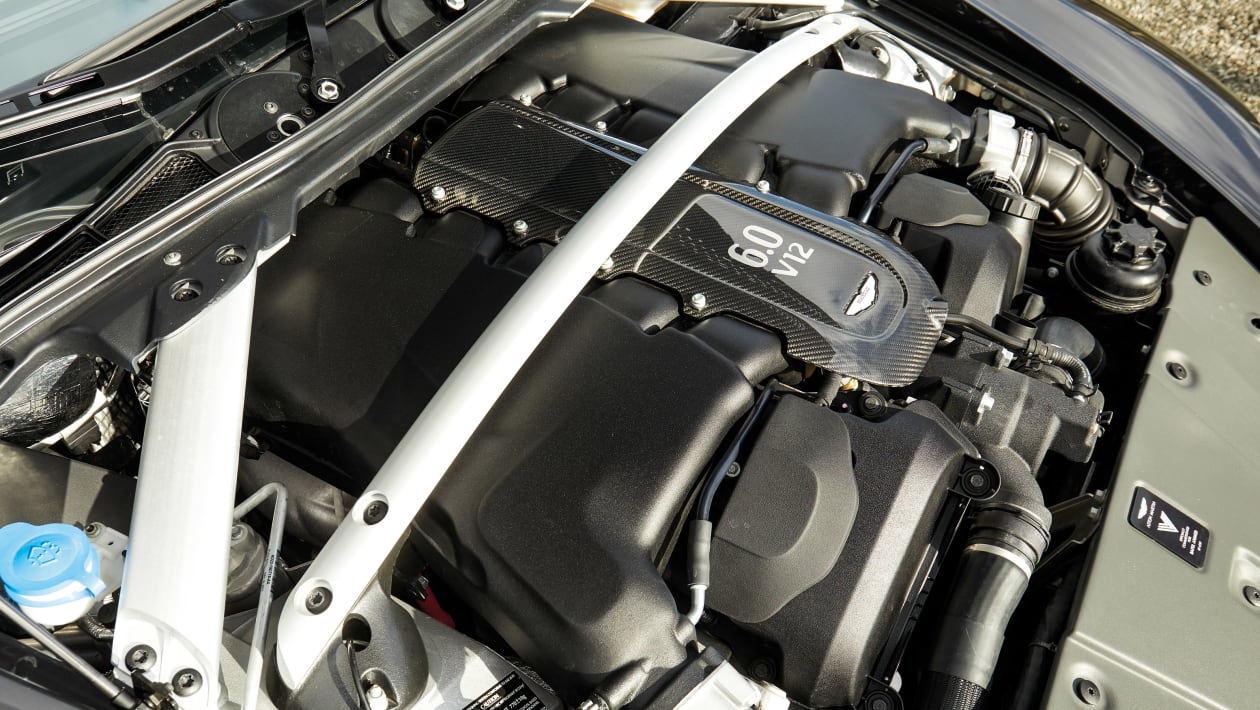 阿斯顿马丁 Vantage V600 VS 阿斯顿马丁 Vantage GT8 – 限量版阿斯顿马丁正面交锋