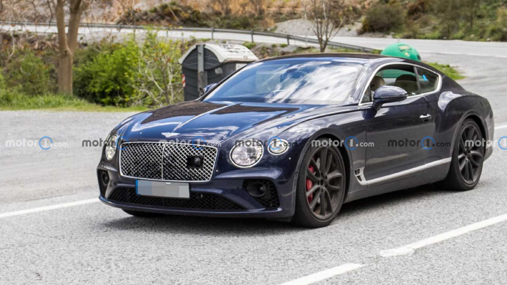 宾利欧陆GT PHEV 谍照，展示品牌电气化的新一步