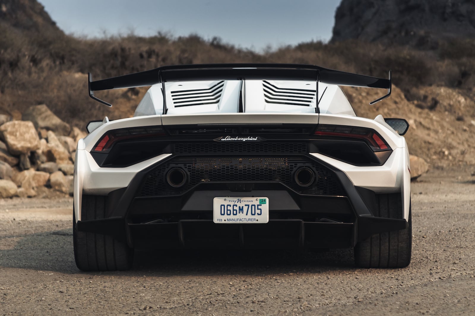 Valentino Balboni 为兰博基尼 Huracan STO 推出轻量化排气系统