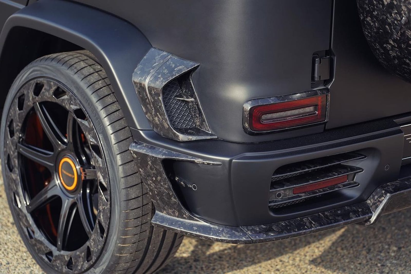 900-HP Mansory G63 是过剩的缩影？