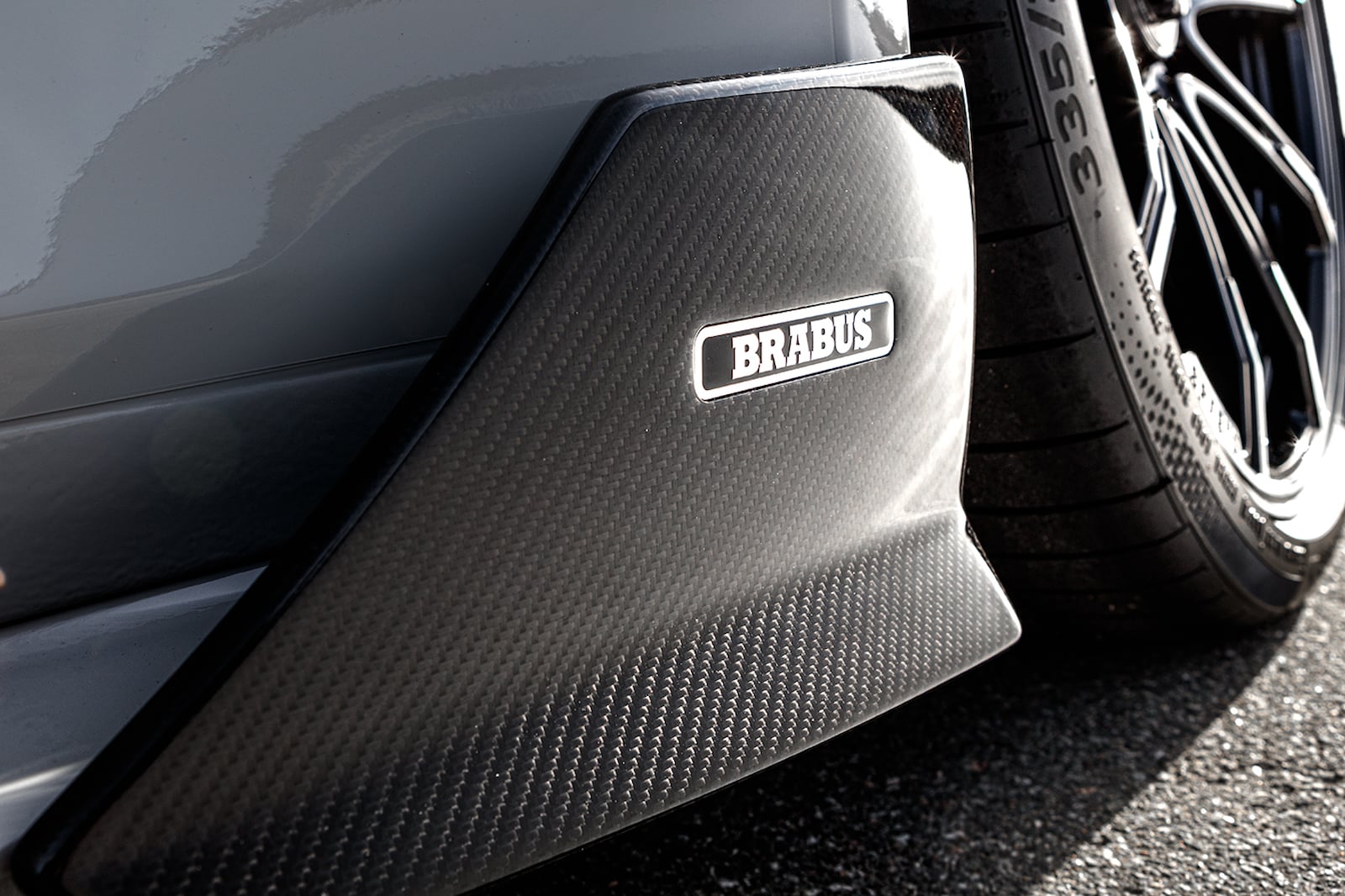 Brabus发布时速340公里的保时捷 911 Turbo S
