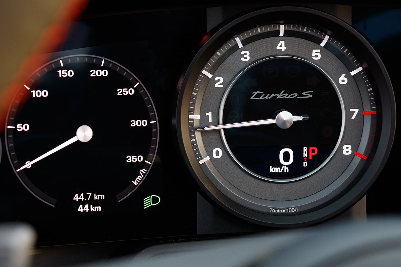 Brabus发布时速340公里的保时捷 911 Turbo S