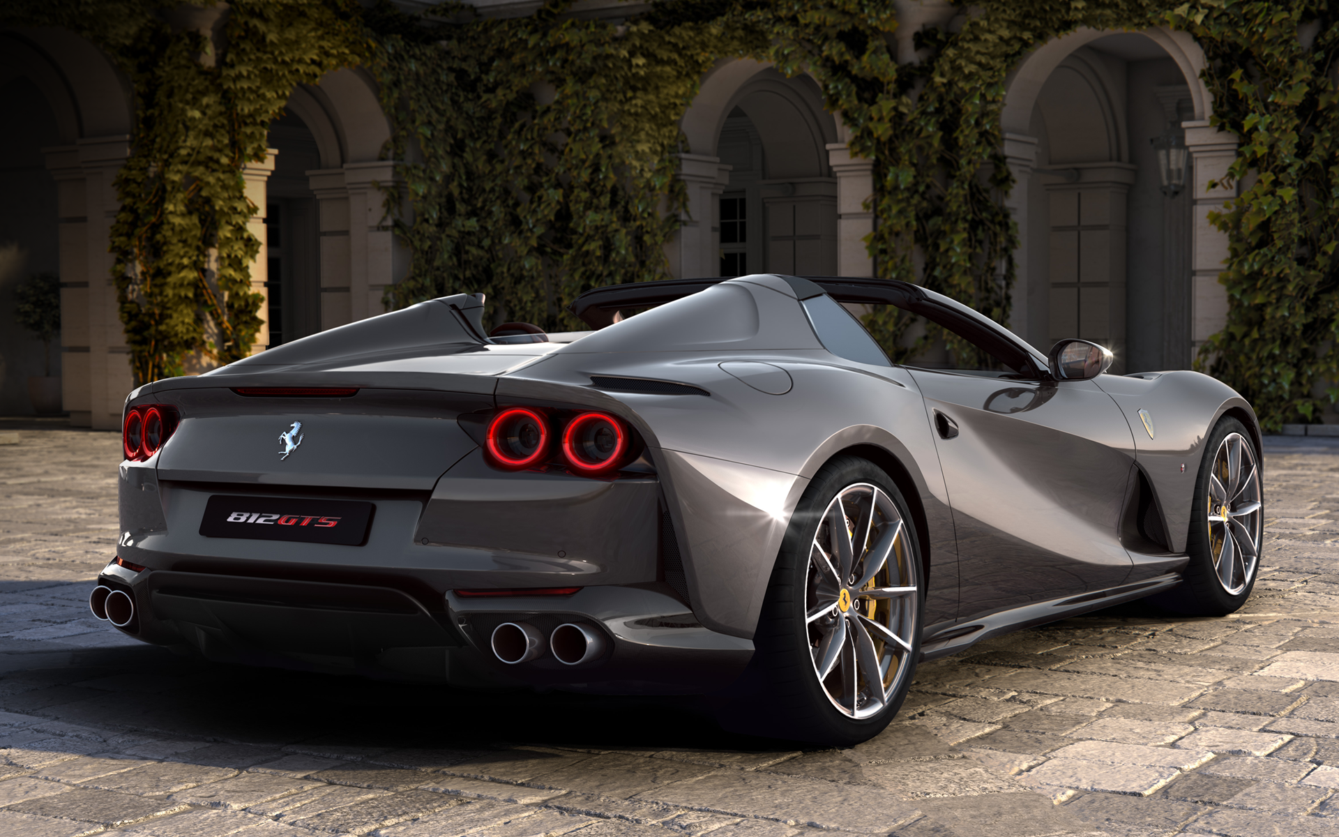 2022 年法拉利 812 GTS，世界上最强大的 Spider