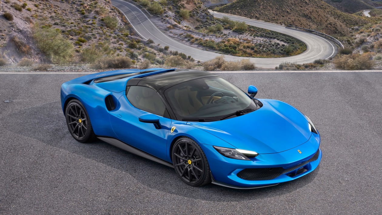 全新法拉利 296 GTS 亮相——迈凯伦 720S Spider 的新竞争对手