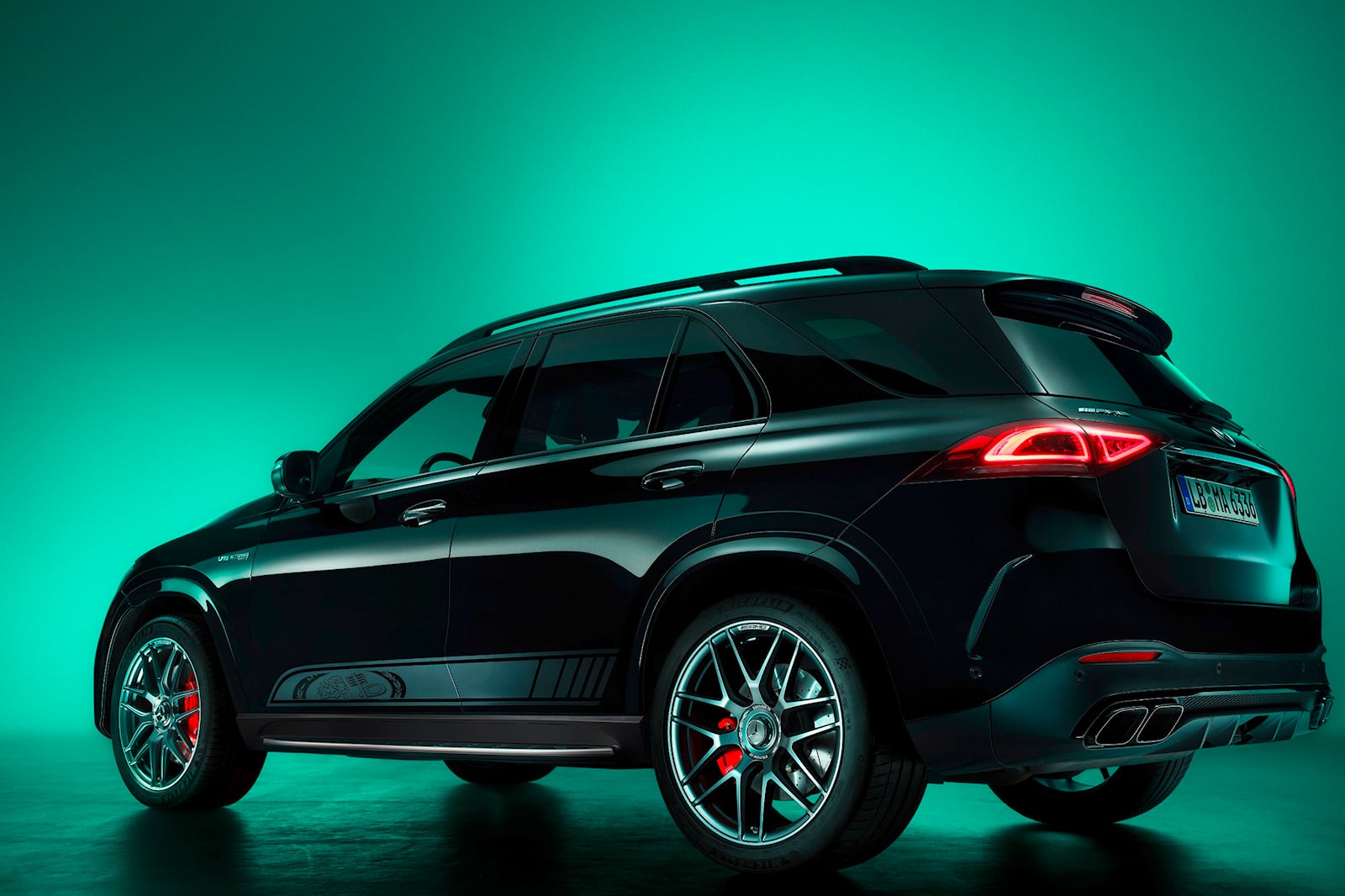 梅赛德斯-奔驰推出 GLE SUV 庆祝 AMG 55周年